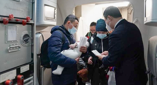 đ Ădito: La solidaritĂ© entre les compatriotes sâexprime avec force dans la dĂ©tresse áșŁnh 4 đ Ădito: La solidaritĂ© entre les compatriotes sâexprime avec force dans la dĂ©tresse áșŁnh 4