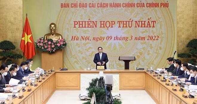 Le PM demande de créer des percées dans la réforme administrative ảnh 2