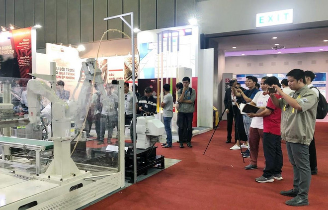 Ouverture d’une série de salons sur l’industrie auxiliaire à Ho Chi Minh-Ville ảnh 1