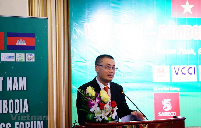 Le Forum de coopération commerciale Vietnam - Cambodge à Phnom Penh ảnh 1