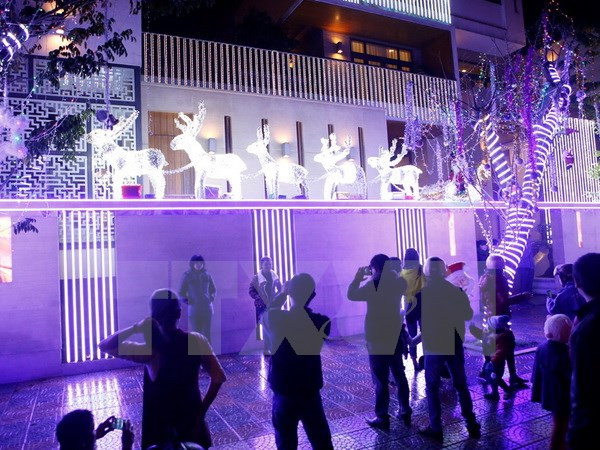 Noël : félicitations aux chrétiens de Da Nang et de Thua Thien-Hue ảnh 1 Noël : félicitations aux chrétiens de Da Nang et de Thua Thien-Hue ảnh 1