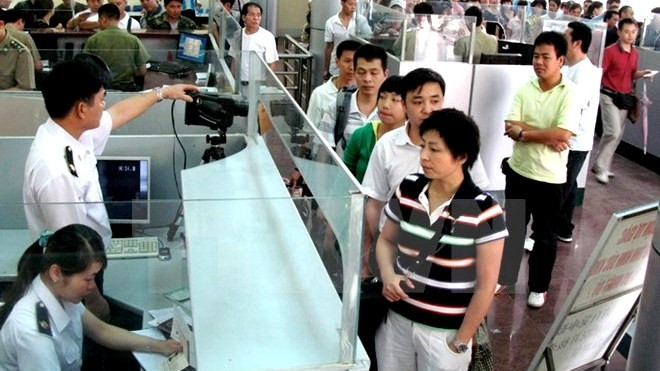 Les automobilistes autorisés à circuler via la frontière vietnamo-chinoise ảnh 1 Les automobilistes autorisés à circuler via la frontière vietnamo-chinoise ảnh 1