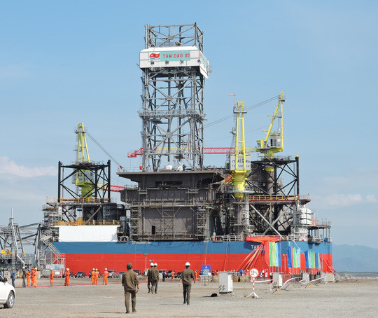 Mise à l'eau de la plate-forme pétrolière auto-élévatrice Tam Dao 05 ảnh 1