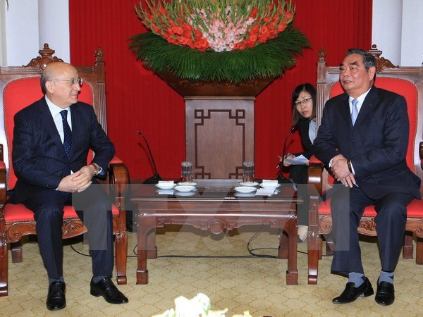 Renforcement de la coopération entre le PCV et le Parti Yeni Azerbaijan ảnh 1 Renforcement de la coopération entre le PCV et le Parti Yeni Azerbaijan ảnh 1