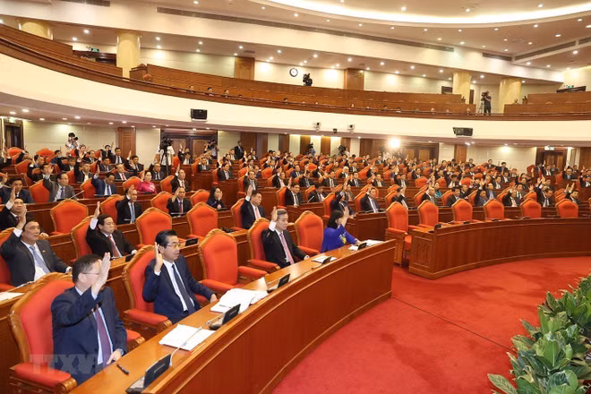 Le leader veut plus d’efforts pour mener à bien la résolution du 13e Congrès national du Parti ảnh 3