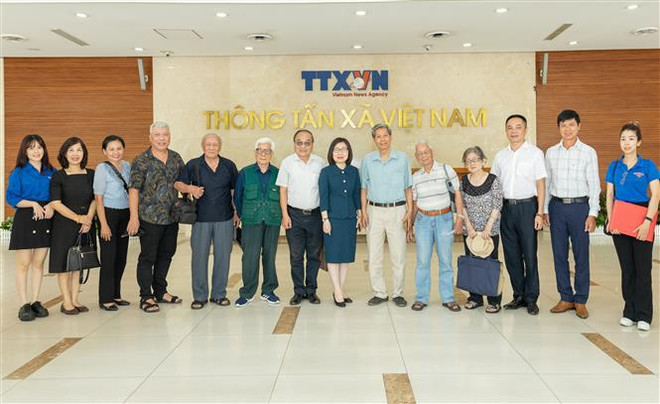 Œuvres photographiques excellentes : bien inestimable de la presse révolutionnaire vietnamienne ảnh 3 Œuvres photographiques excellentes : bien inestimable de la presse révolutionnaire vietnamienne ảnh 3
