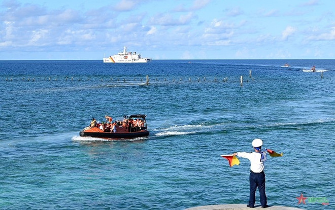 La 11e mission sur l'île de Truong Sa et la plateforme DK1 se termine ảnh 1 La 11e mission sur l'île de Truong Sa et la plateforme DK1 se termine ảnh 1