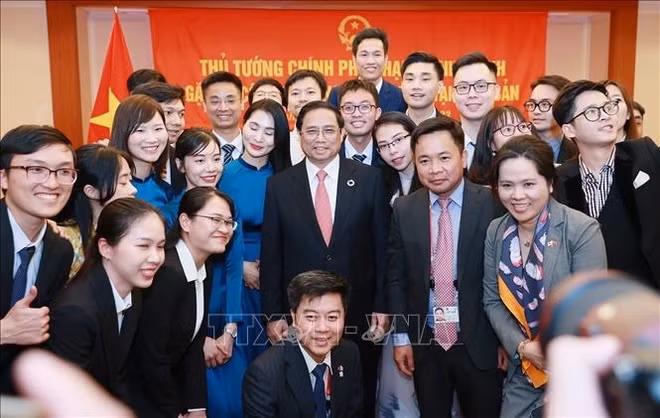 Le Premier ministre Pham Minh Chinh rencontre des Vietnamiens au Japon ảnh 1