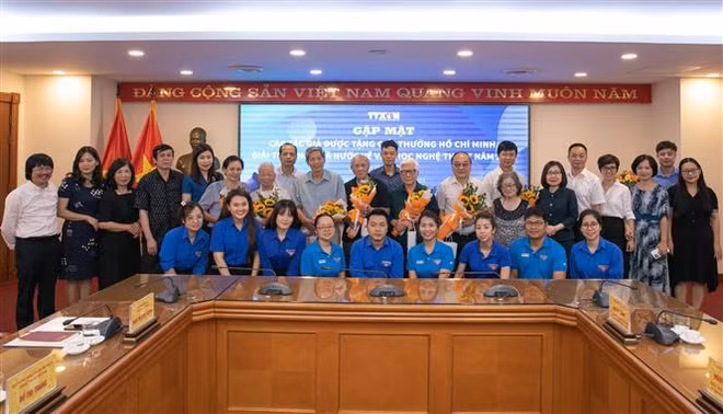 Œuvres photographiques excellentes : bien inestimable de la presse révolutionnaire vietnamienne ảnh 4