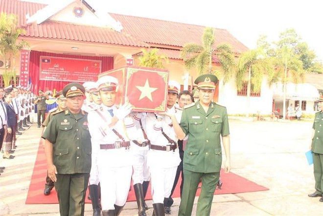 Rapatriement des restes de soldats vietnamiens tombés au Laos ảnh 1 Rapatriement des restes de soldats vietnamiens tombés au Laos ảnh 1