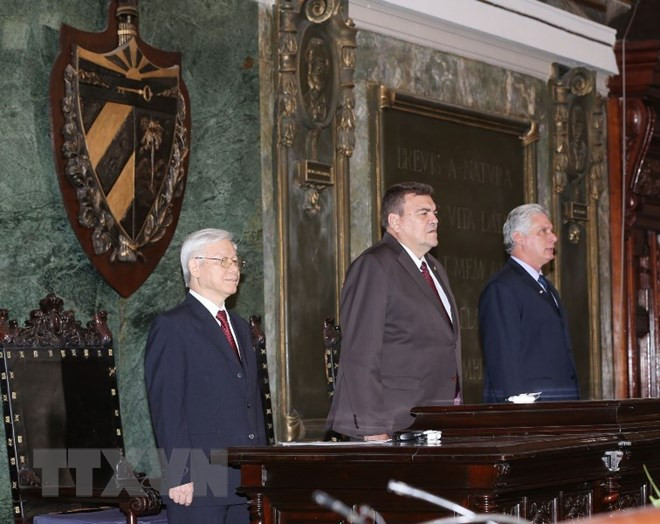 Cuba décerne le titre docteur honoris causa en science politique au leader du PCV ảnh 1 Cuba décerne le titre docteur honoris causa en science politique au leader du PCV ảnh 1