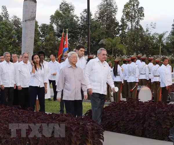 Activités de Nguyen Phu Trong à Santiago de Cuba ảnh 1 Activités de Nguyen Phu Trong à Santiago de Cuba ảnh 1