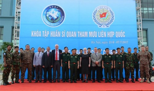Formation d’officiers d’état-major pour l’ONU au Vietnam ảnh 1 Formation d’officiers d’état-major pour l’ONU au Vietnam ảnh 1