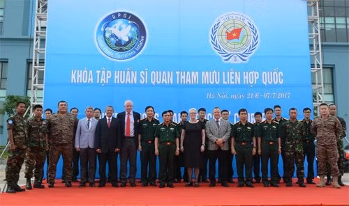 Formation d’officiers d’état-major pour l’ONU au Vietnam ảnh 1