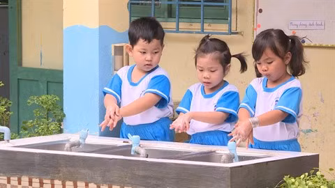 Prévention autour de la maladie pieds-mains-bouche ảnh 1 Prévention autour de la maladie pieds-mains-bouche ảnh 1