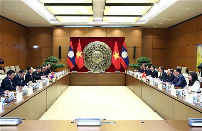Entretien entre deux vice-présidents des Assemblées nationales du Vietnam et du Laos ảnh 1 Entretien entre deux vice-présidents des Assemblées nationales du Vietnam et du Laos ảnh 1