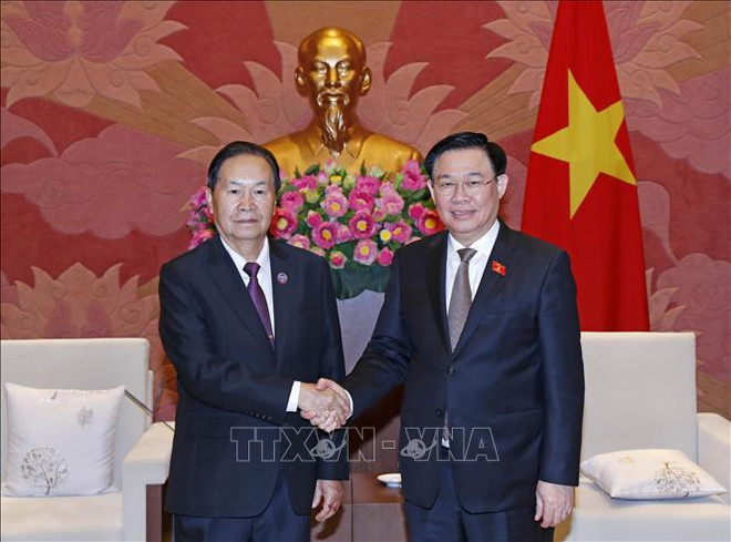 Renforcement des relations entre les Assemblées nationales du Vietnam et du Laos ảnh 1