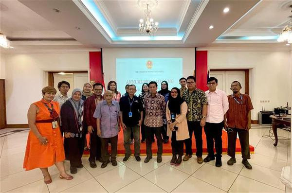 La presse continue de relier le Vietnam et l'Indonésie ảnh 2