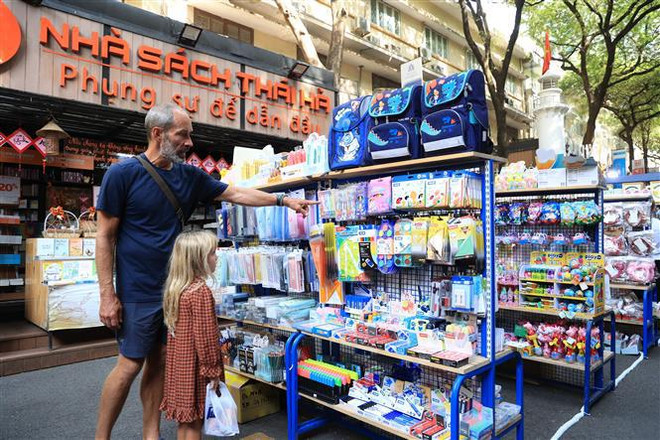 Ho Chi Minh-Ville vise cette année 190 000 milliards de dongs de recettes touristiques ảnh 2