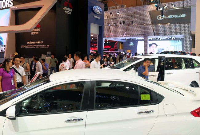 Chute de ventes d’automobiles en avril ảnh 1