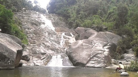 À Thanh Hoa, des chutes d’eau en cascade ảnh 2