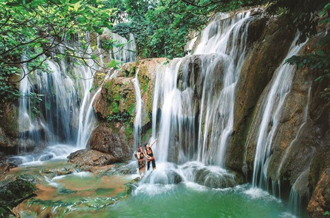 À Thanh Hoa, des chutes d’eau en cascade ảnh 1