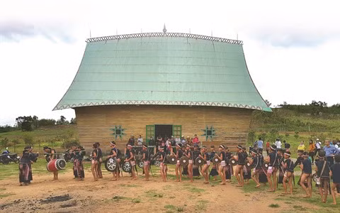 Deux hauts lieux touristiques de l’ethnie Bahnar à Gia Lai ảnh 1