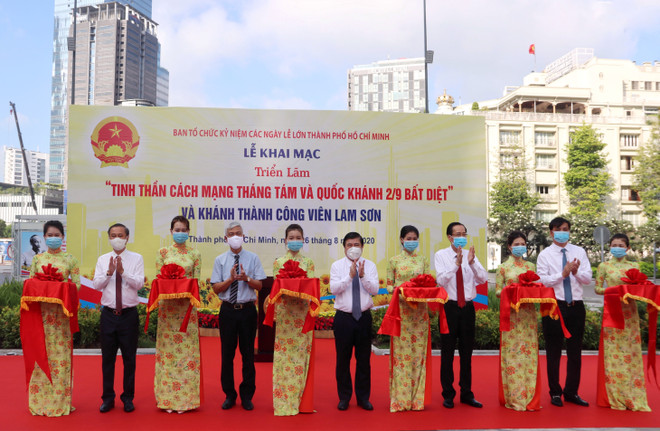 HCM-Ville : exposition de photos pour marquer la Révolution d'Août et la Fête nationale ảnh 1 HCM-Ville : exposition de photos pour marquer la Révolution d'Août et la Fête nationale ảnh 1