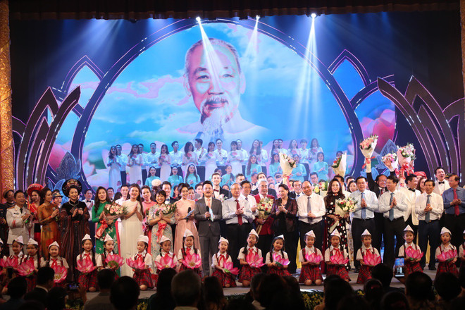 Fête nationale: Programme artistique "Ma Patrie n'a jamais été aussi belle" ảnh 1 Fête nationale: Programme artistique "Ma Patrie n'a jamais été aussi belle" ảnh 1