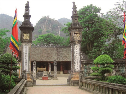 Les deux gardiens d’un tombeau royal millénaire à Ninh Binh ảnh 2 Les deux gardiens d’un tombeau royal millénaire à Ninh Binh ảnh 2