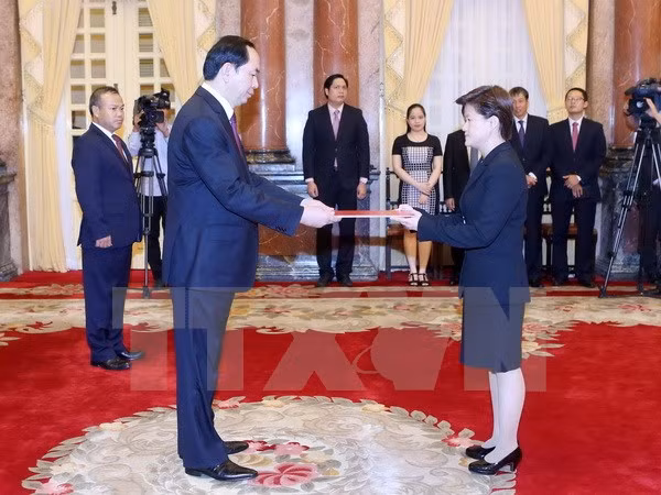 Tran Dai Quang reçoit de nouveaux ambassadeurs ảnh 5