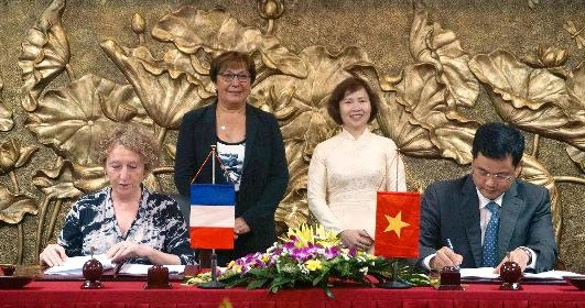 Intensification de la coopération entre Business France et Vietrade ảnh 1