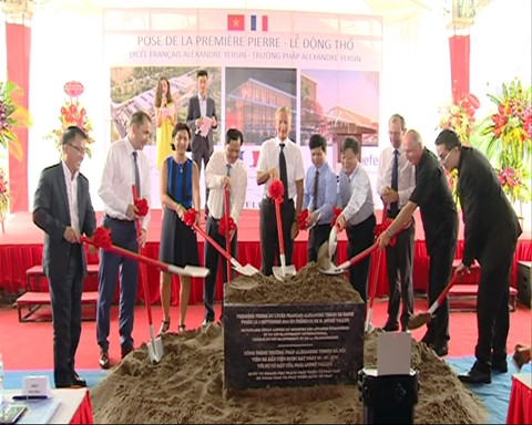 Pose de la première pierre du nouveau Lycée français de Hanoï ảnh 1 Pose de la première pierre du nouveau Lycée français de Hanoï ảnh 1