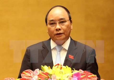 Le PM Nguyên Xuân Phuc rend des visites de courtoisie aux anciens dirigeants laotiens ảnh 1 Le PM Nguyên Xuân Phuc rend des visites de courtoisie aux anciens dirigeants laotiens ảnh 1