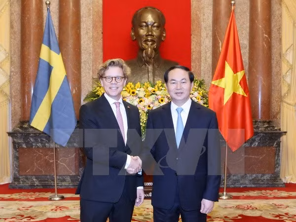 Tran Dai Quang reçoit de nouveaux ambassadeurs ảnh 3