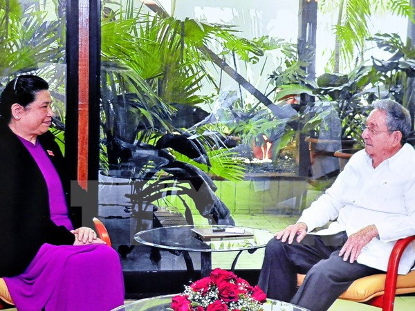 Le 1er secrétaire du Parti communiste cubain reçoit la vice-présidente de l'AN Tong Thi Phong ảnh 1 Le 1er secrétaire du Parti communiste cubain reçoit la vice-présidente de l'AN Tong Thi Phong ảnh 1