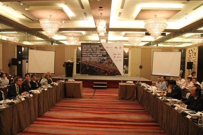 Transports publics : le Vietnam étudie des expériences suédoises ảnh 1 Transports publics : le Vietnam étudie des expériences suédoises ảnh 1