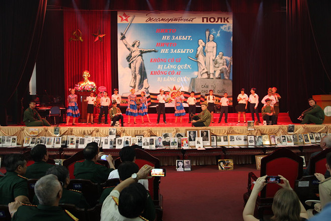 L’action «Régiment immortel», une démonstration de l’amitié Vietnam-Russie ảnh 4 L’action «Régiment immortel», une démonstration de l’amitié Vietnam-Russie ảnh 4