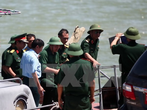 Le président du FPV rend visite au pilote du Su-30 MK2 ảnh 1 Le président du FPV rend visite au pilote du Su-30 MK2 ảnh 1