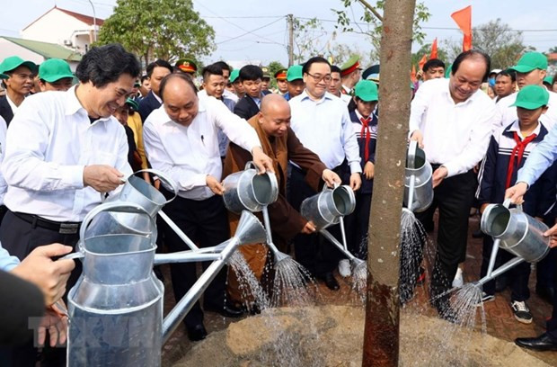 Têt de la plantation d’arbres : belle coutume de célébration de l’arrivée du printemps ảnh 3 Têt de la plantation d’arbres : belle coutume de célébration de l’arrivée du printemps ảnh 3
