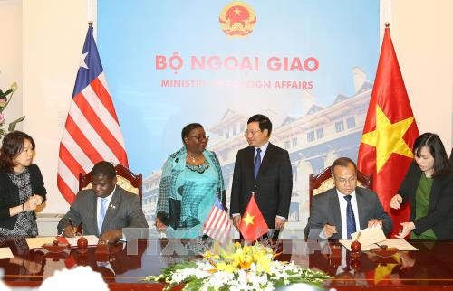 Entretien entre Pham Binh Minh et Marjon Vashti Kamara ảnh 1 Entretien entre Pham Binh Minh et Marjon Vashti Kamara ảnh 1