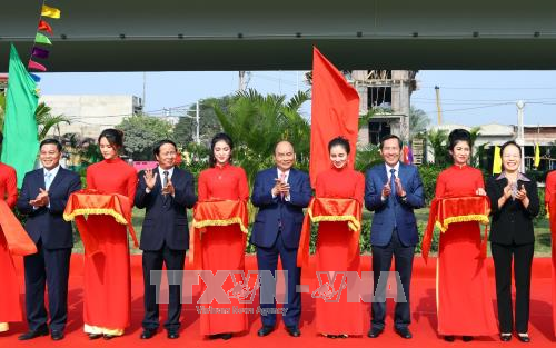 Le PM Nguyên Xuân Phuc affirme les acquis socioéconomiques de 2017 ảnh 2 Le PM Nguyên Xuân Phuc affirme les acquis socioéconomiques de 2017 ảnh 2