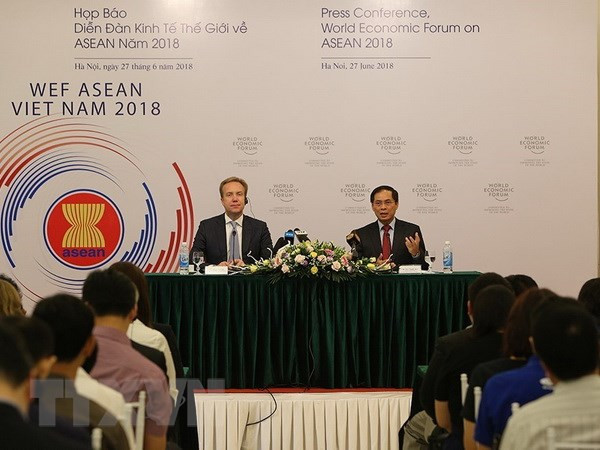 Pham Binh Minh demande d’achever les préparatifs du WEF ASEAN 2018 ảnh 1 Pham Binh Minh demande d’achever les préparatifs du WEF ASEAN 2018 ảnh 1
