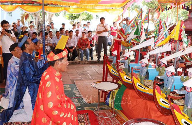 Quang Ngai : cérémonie en mémoire de la Flottille de Hoàng Sa ảnh 1 Quang Ngai : cérémonie en mémoire de la Flottille de Hoàng Sa ảnh 1