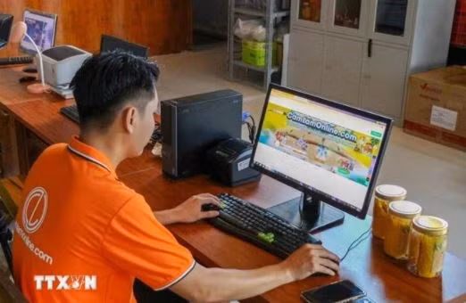 Les revenus des cinq principales plateformes de commerce électronique augmentent de 79 % ảnh 1