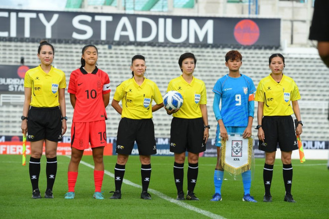 Football : trois arbitres vietnamiennes appelées à la Coupe d’Asie féminine U17 de l’AFC 2024 ảnh 1
