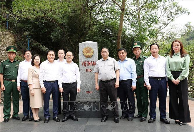 Le PM Pham Minh Chinh visite le poste-frontière international Huu Nghi à Lang Son ảnh 1 Le PM Pham Minh Chinh visite le poste-frontière international Huu Nghi à Lang Son ảnh 1