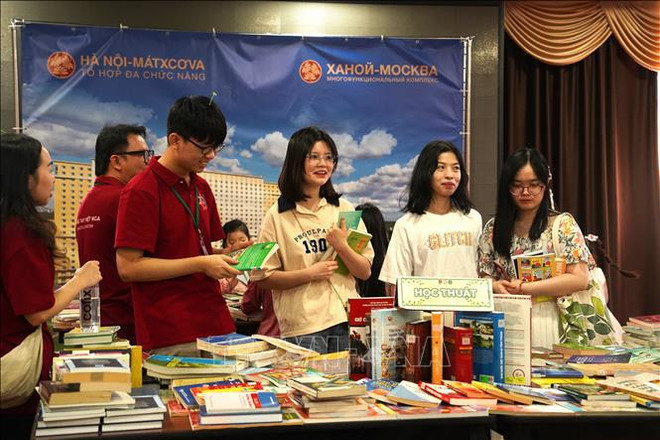 La Fête du livre promeut la culture de la lecture parmi les étudiants vietnamiens en Russie ảnh 2 La Fête du livre promeut la culture de la lecture parmi les étudiants vietnamiens en Russie ảnh 2