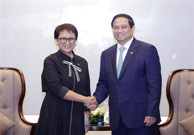 Le Premier ministre reçoit la ministre indonésienne des Affaires étrangères ảnh 1 Le Premier ministre reçoit la ministre indonésienne des Affaires étrangères ảnh 1