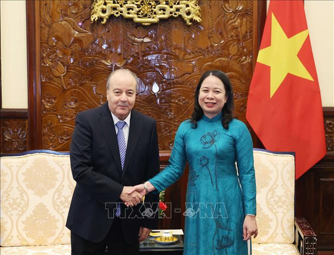 La présidente par intérim salue le mandat de l’ambassadeur d’Algérie sortant ảnh 1 La présidente par intérim salue le mandat de l’ambassadeur d’Algérie sortant ảnh 1